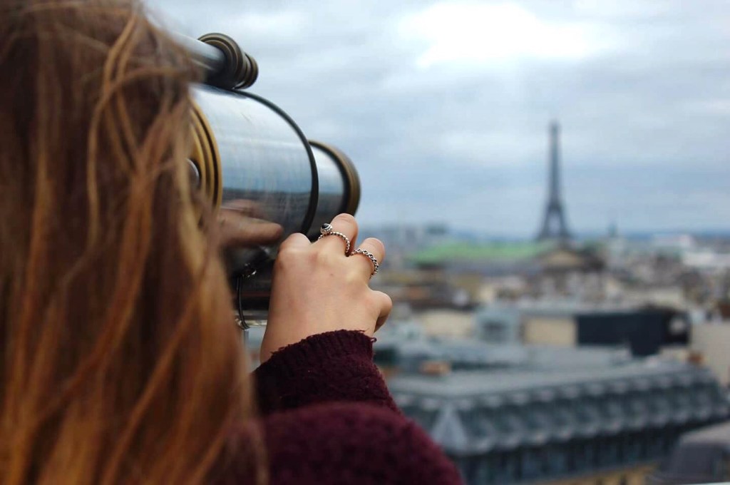 How to live in Paris.&nbsp;[update]